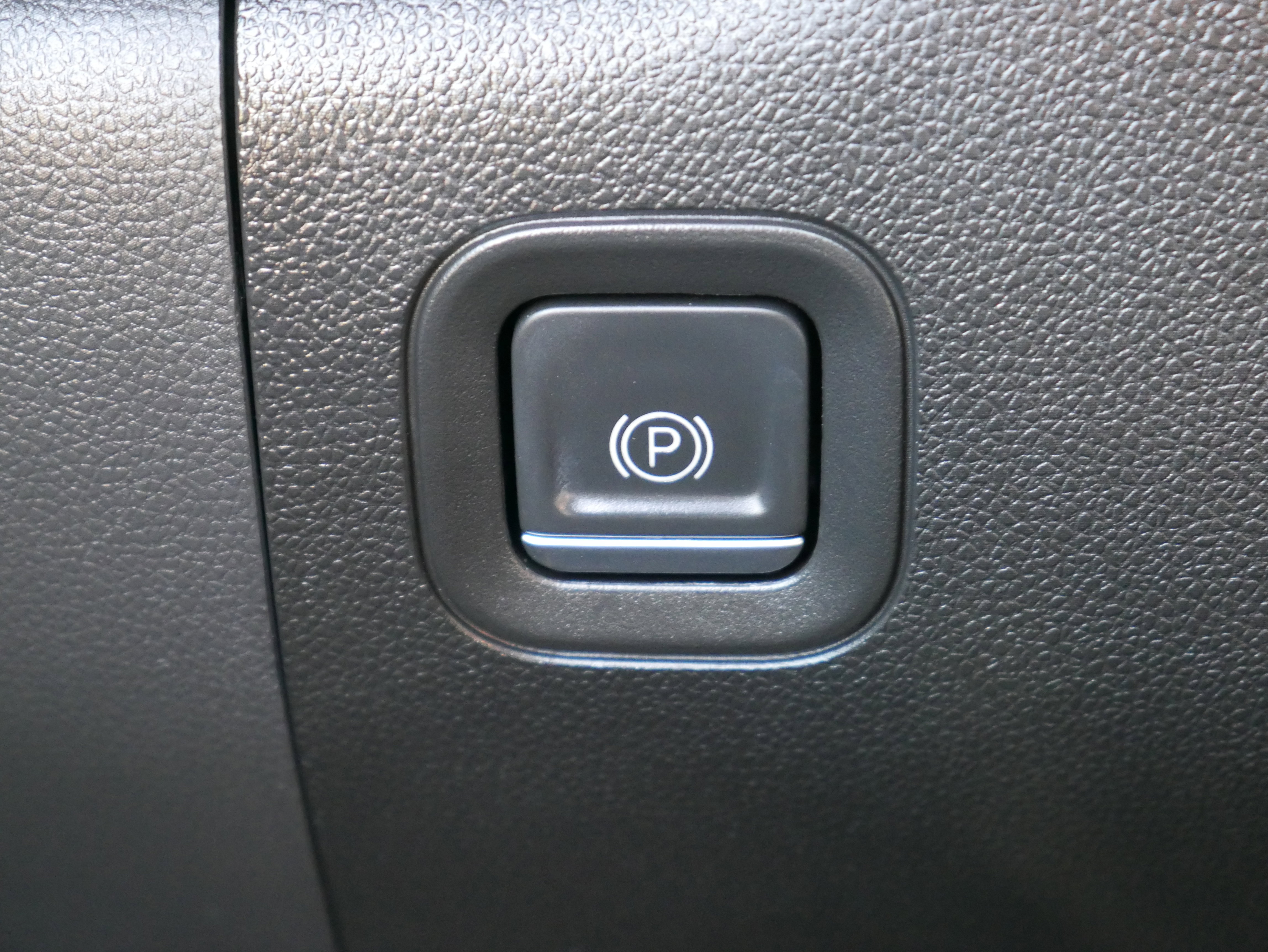 Certified 2023 Chevrolet Silverado 1500 Custom image 25