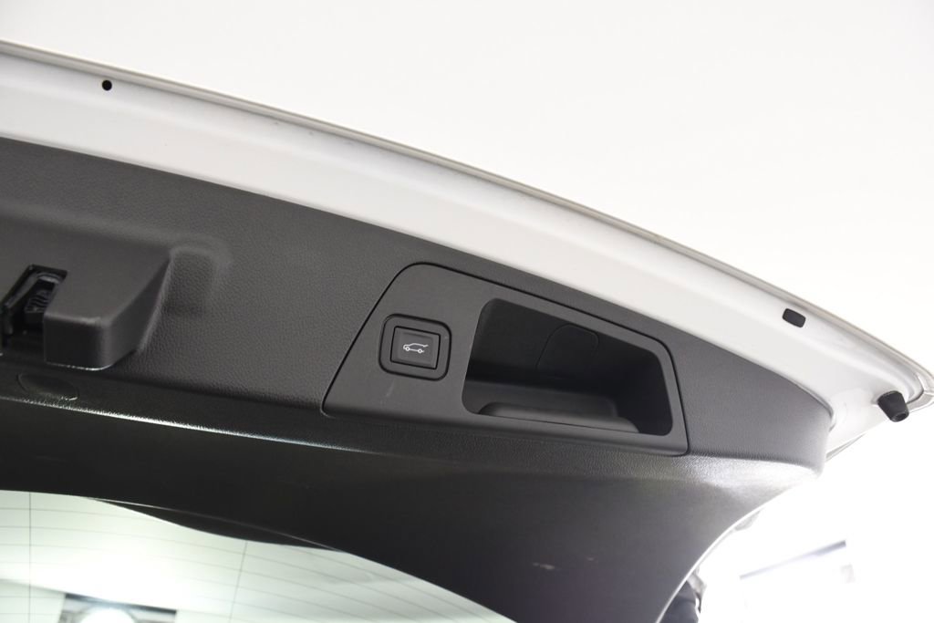 Used 2019 Buick Envision Essence image 25