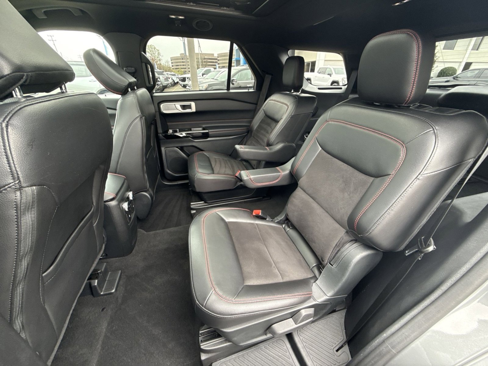 Used 2023 Ford Explorer ST-Line w/ Class IV Trailer Tow Package image 22