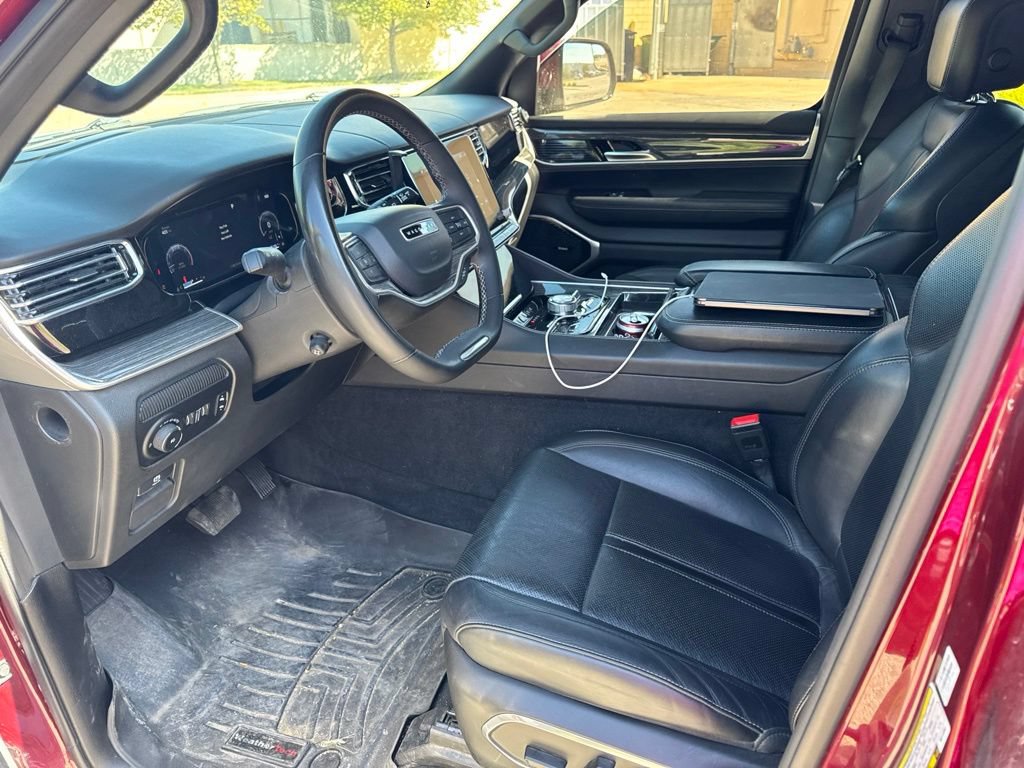 Used 2022 Jeep Wagoneer Series III w/ Premium Group I AWD/4WD image 9