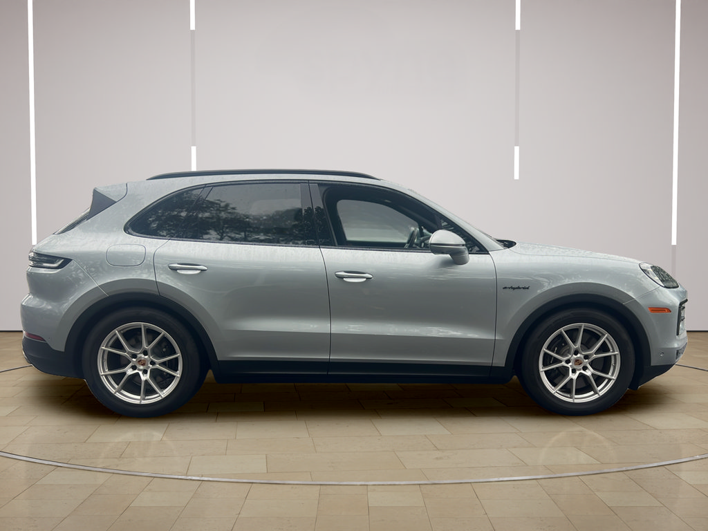 Certified 2025 Porsche Cayenne E-Hybrid AWD/4WD image 8