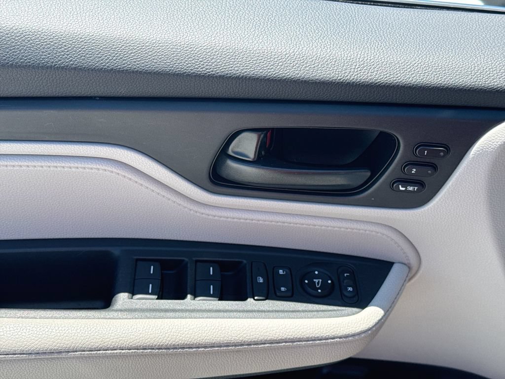 Used 2025 Honda Odyssey EX-L image 12