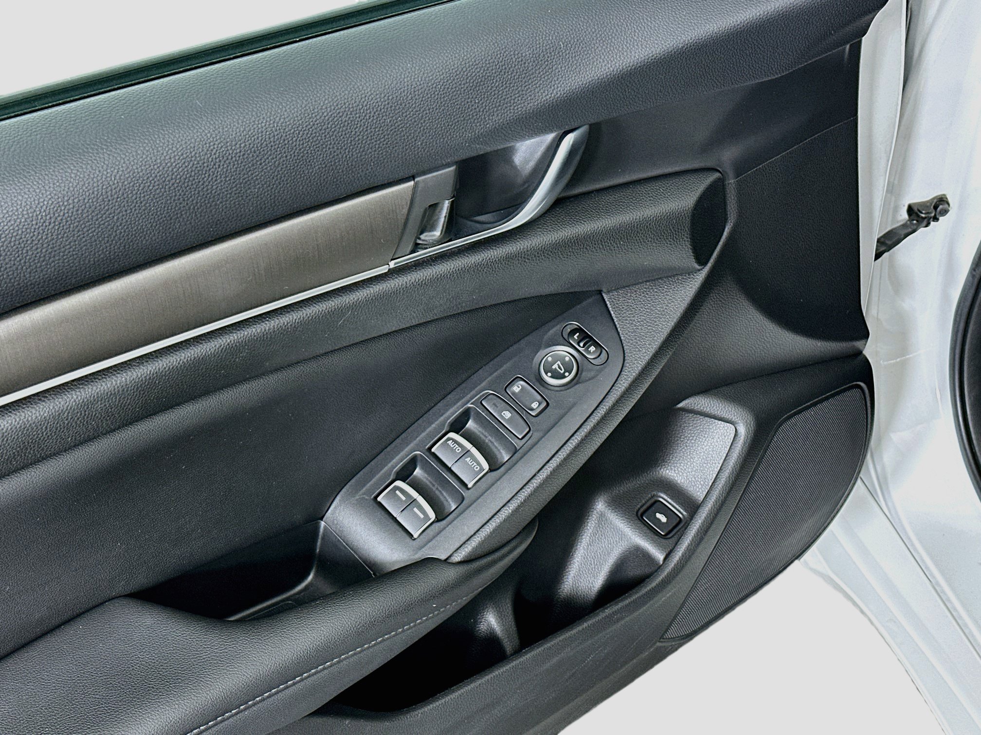 Used 2019 Honda Accord LX image 15