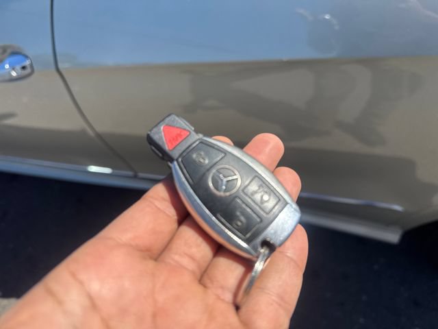 Used 2010 Mercedes-Benz E 550 4MATIC Sedan image 29