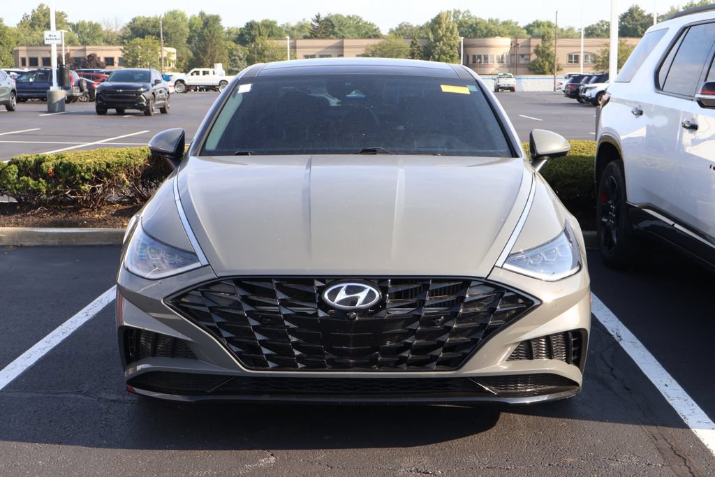 Used 2020 Hyundai Sonata Limited w/ Preferred Accessory Package FWD image 2