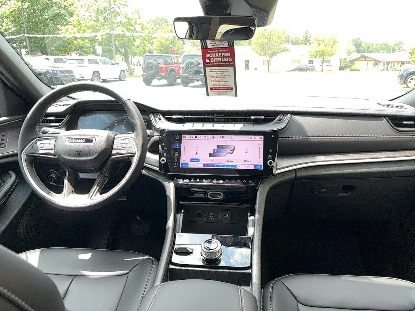New 2026 Jeep Grand Cherokee Limited AWD/4WD image 10