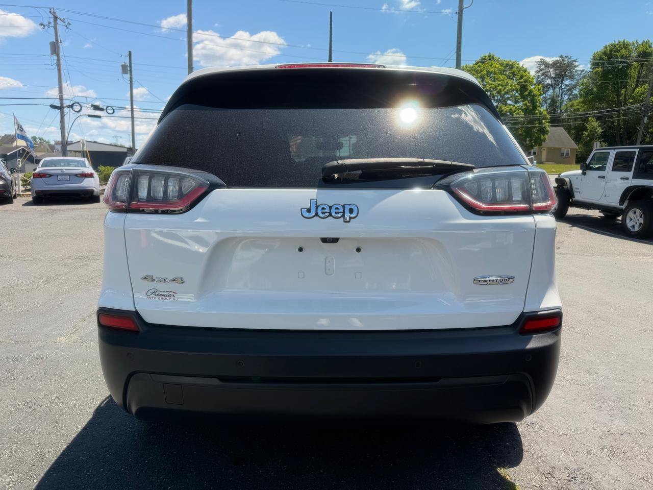 Used 2019 Jeep Cherokee Latitude Plus w/ Comfort/Convenience Group AWD/4WD image 6