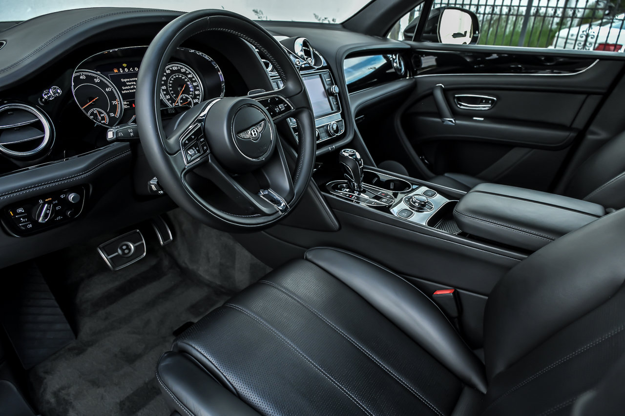 Used 2020 Bentley Bentayga AWD/4WD image 20