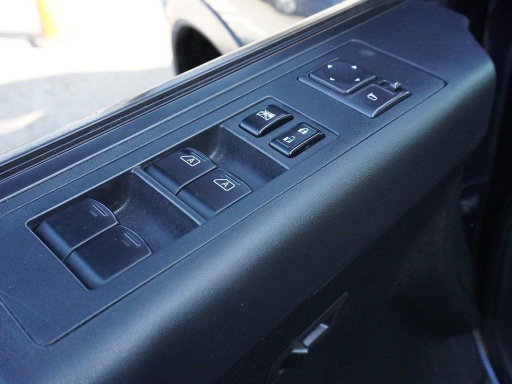 Used 2014 Nissan Titan PRO-4X w/ Pro-4x Luxury Package AWD/4WD image 31