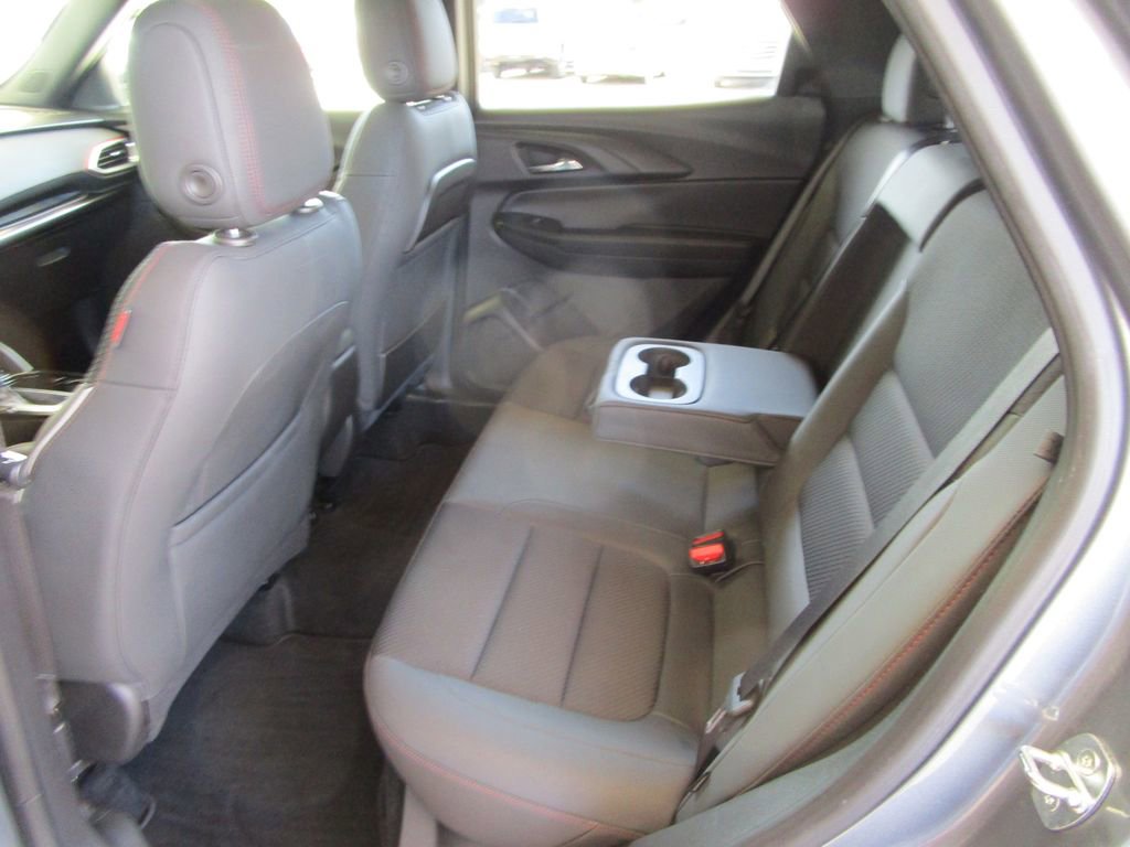 Used 2022 Chevrolet TrailBlazer RS w/ Sun and Liftgate Package image 17
