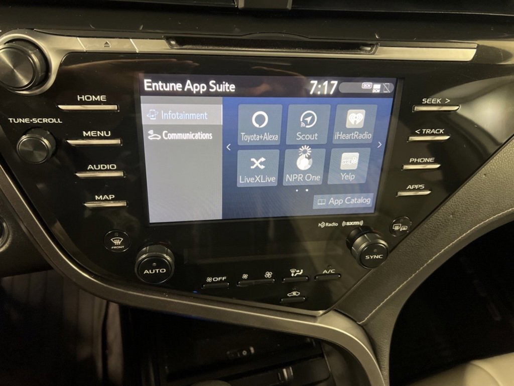 Used 2019 Toyota Camry XSE image 9