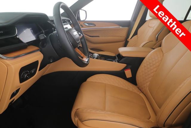 Used 2024 Jeep Grand Cherokee Summit image 16