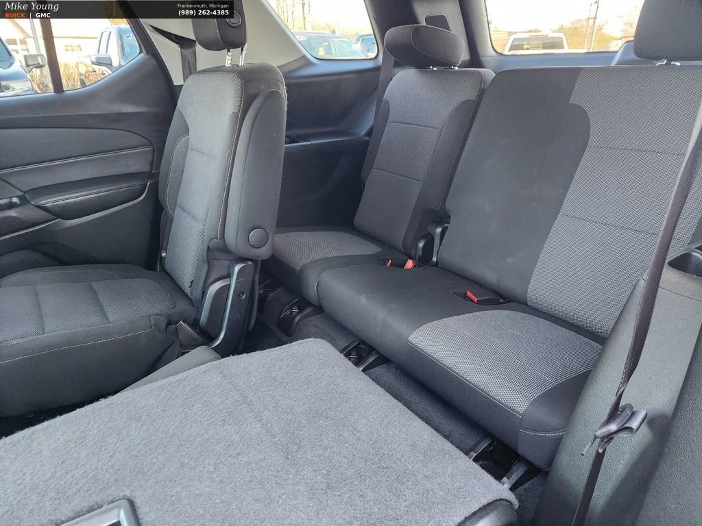 Used 2018 Chevrolet Traverse LT image 17
