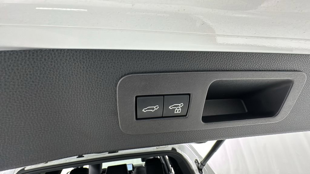 Used 2023 Lexus LX 600 F Sport image 17