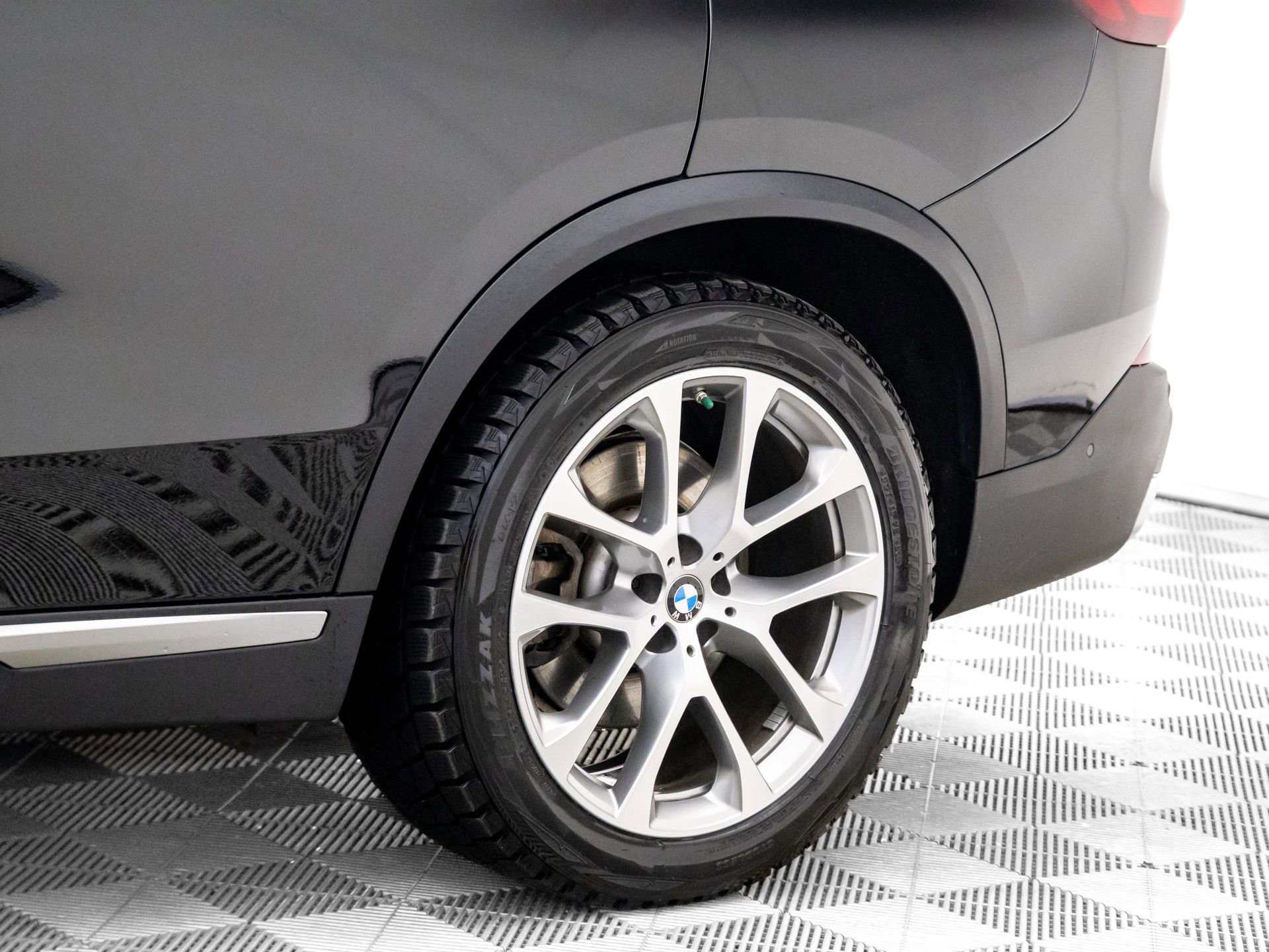 Used 2023 BMW X5 xDrive40i w/ Premium Package image 35