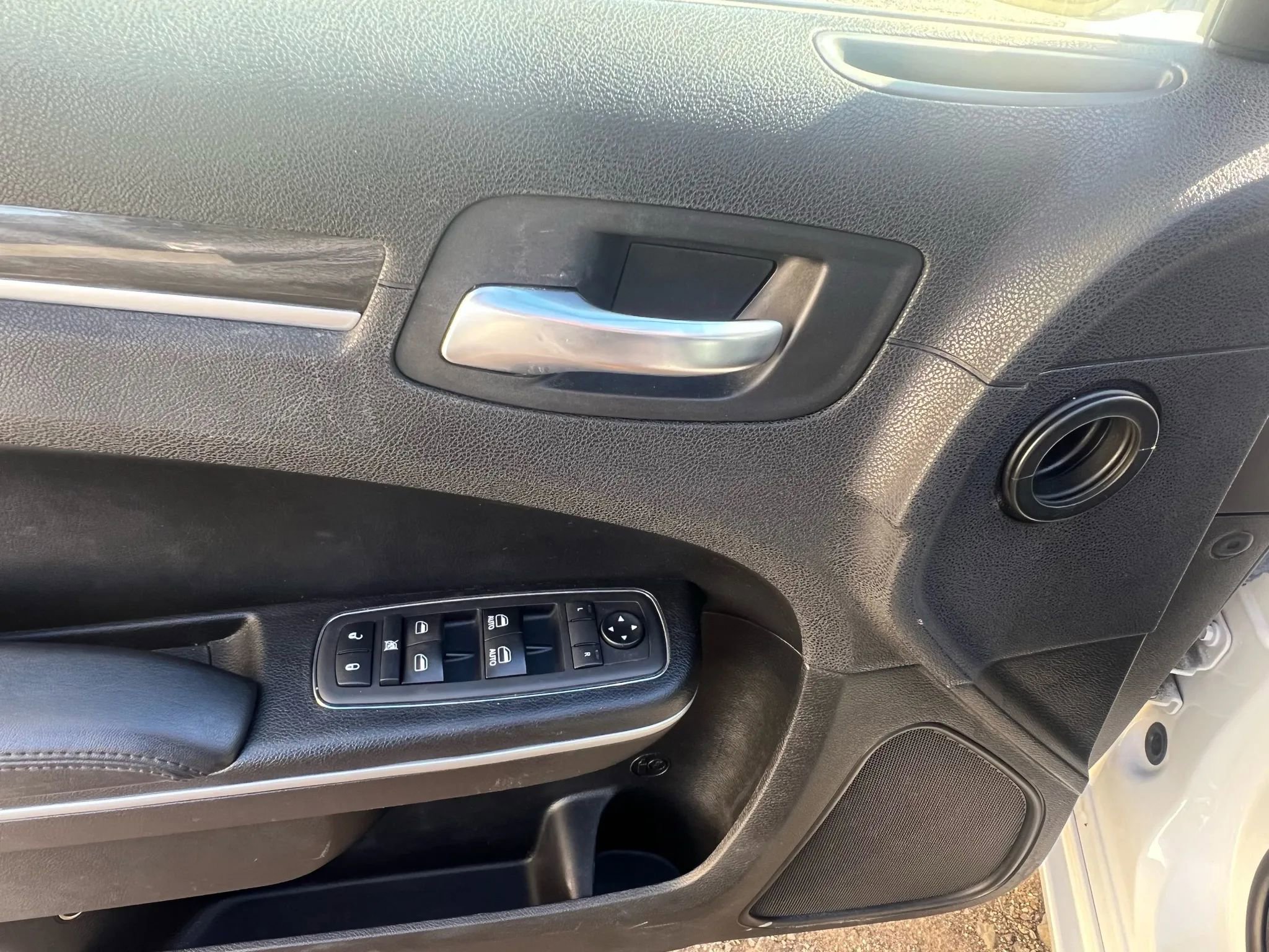 Used 2019 Chrysler 300 Touring L w/ Quick Order Package 22F image 22