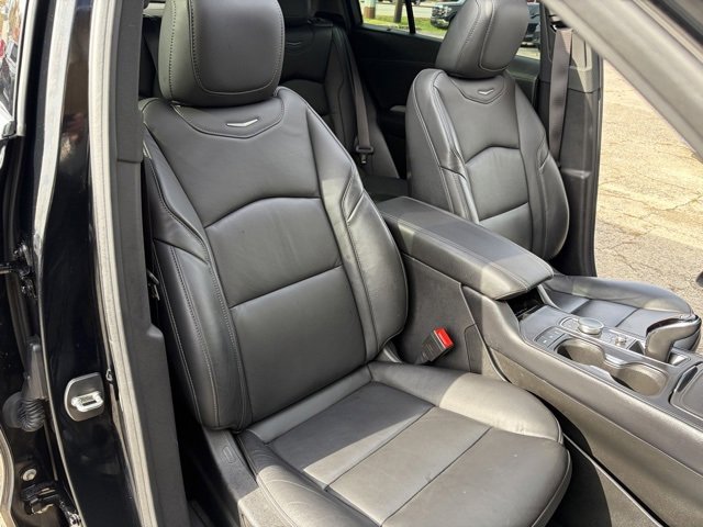 Used 2023 Cadillac XT4 Premium Luxury image 40