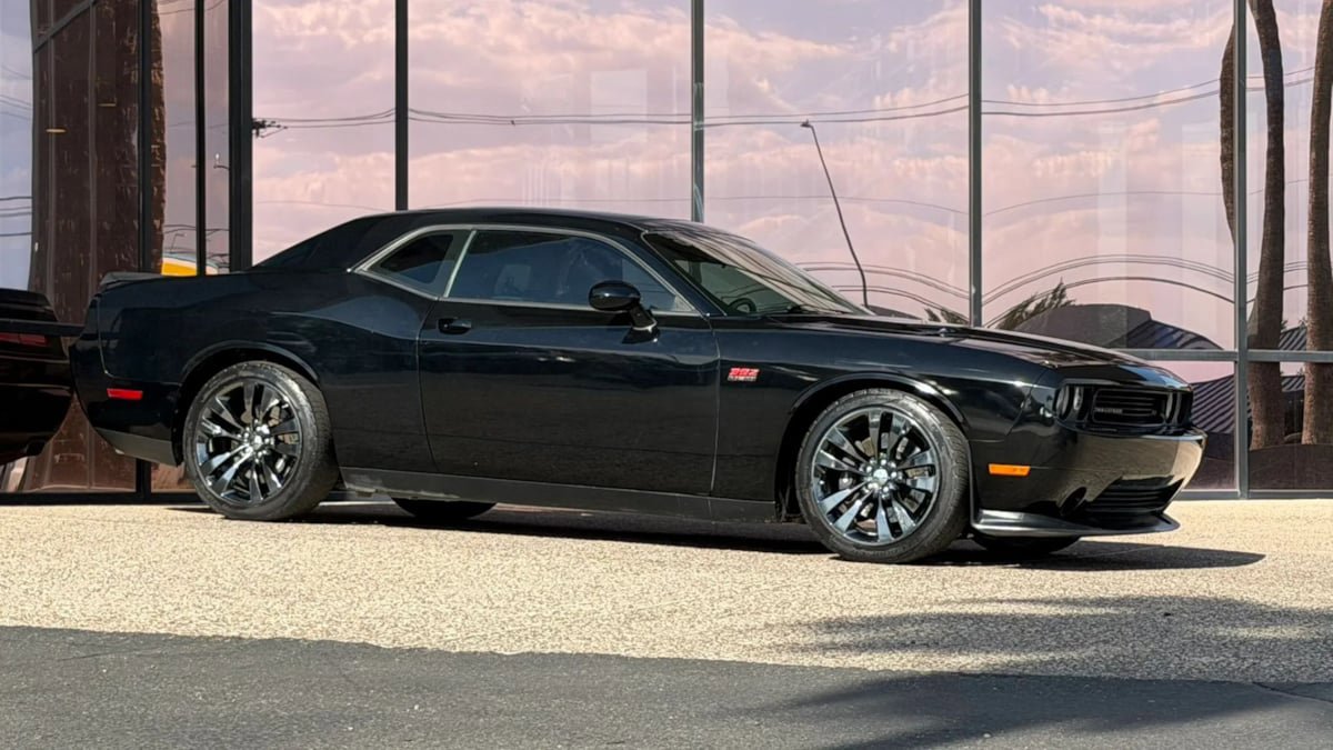 Used 2014 Dodge Challenger SRT8 Core w/ Electronics Convenience Group RWD image 21