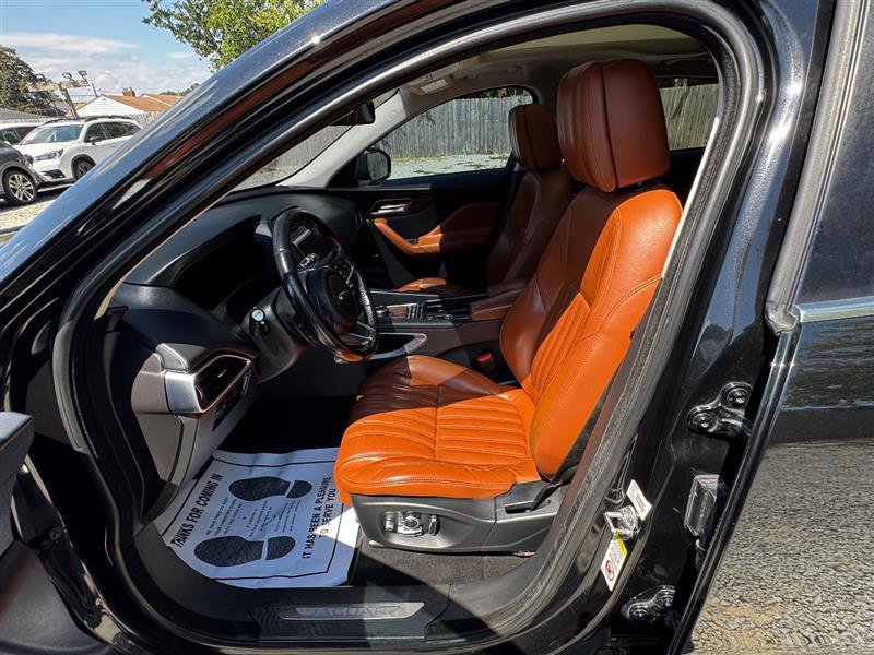 Used 2018 Jaguar F-PACE Portfolio image 30