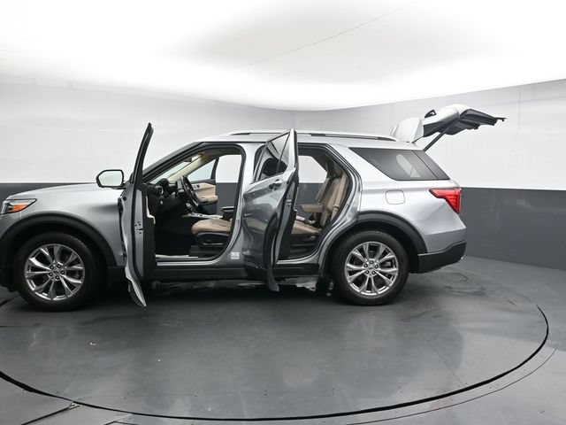 Certified 2023 Ford Explorer Limited w/ Equipment Group 301A RWD image 40