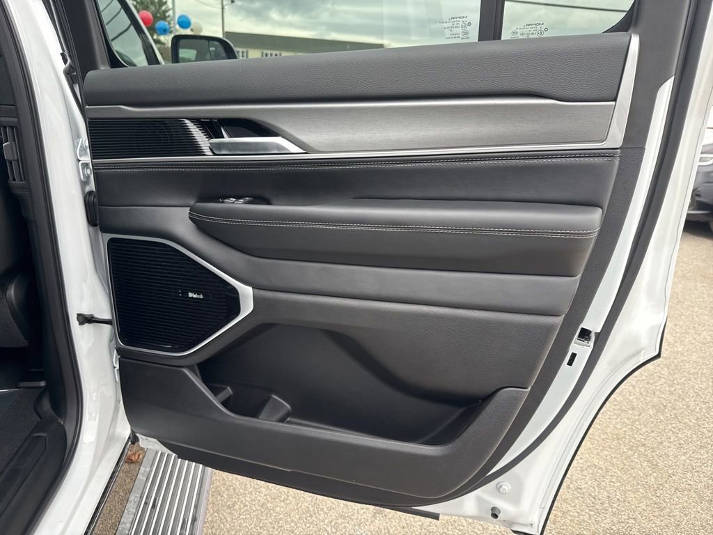 New 2026 Jeep Grand Wagoneer Limited w/ Premium Group II image 33