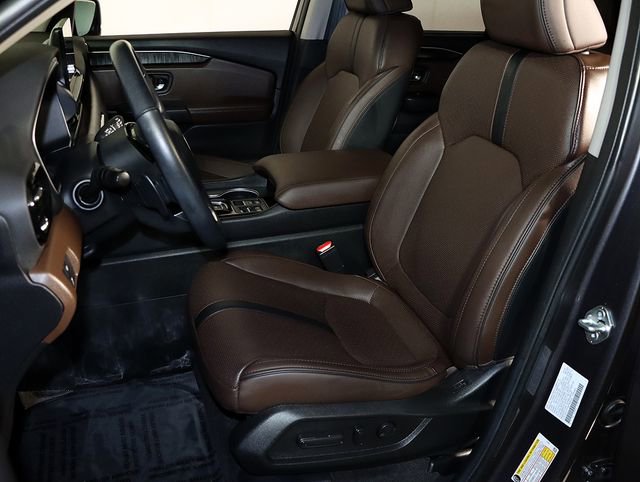 Used 2023 Honda Pilot Elite image 4