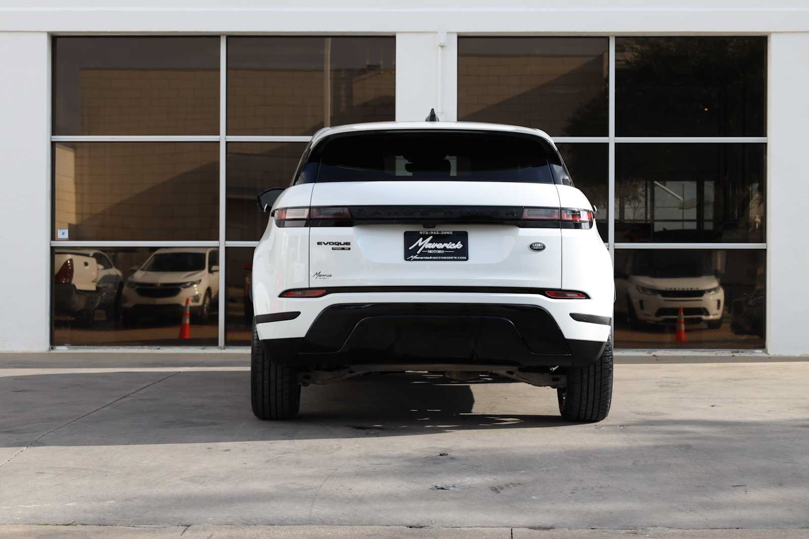 Used 2020 Land Rover Range Rover Evoque SE AWD/4WD image 9