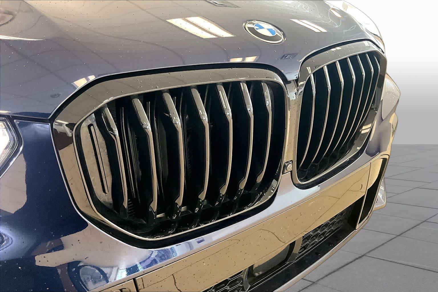 Used 2021 BMW X5 M50i w/ Executive Package AWD/4WD image 28