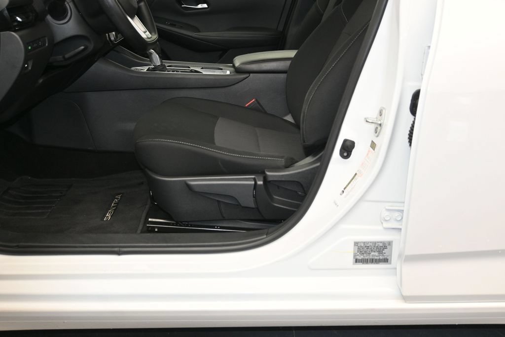 Used 2024 Nissan Sentra SV FWD image 20