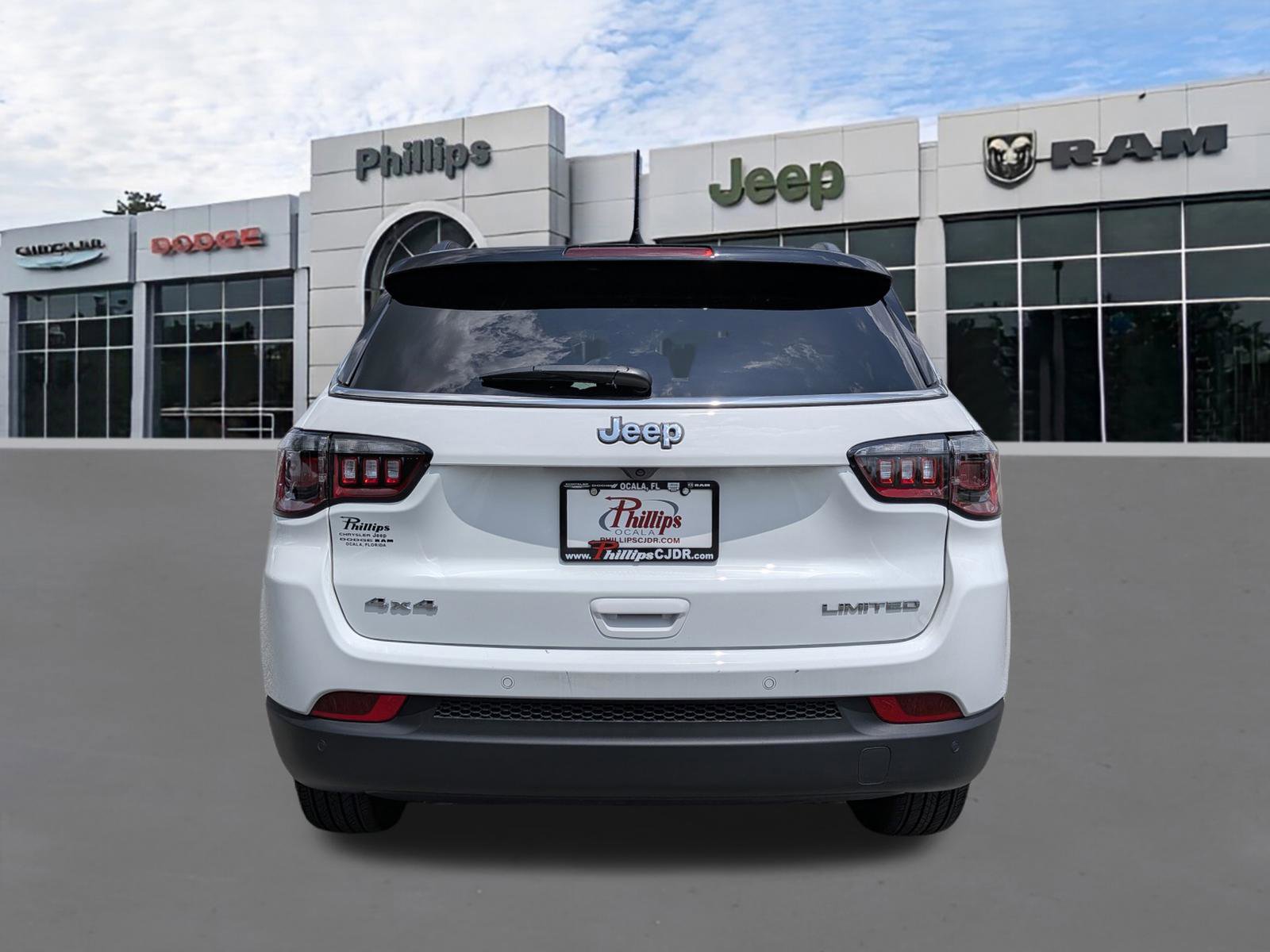Used 2026 Jeep Compass Limited AWD/4WD image 4