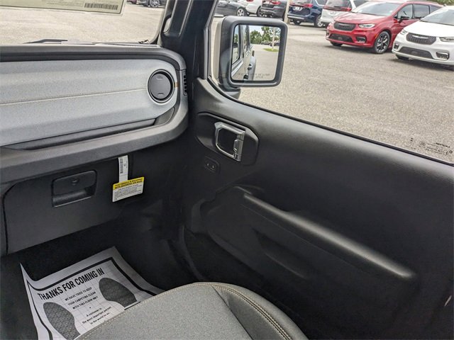 New 2025 Jeep Gladiator Sport image 16