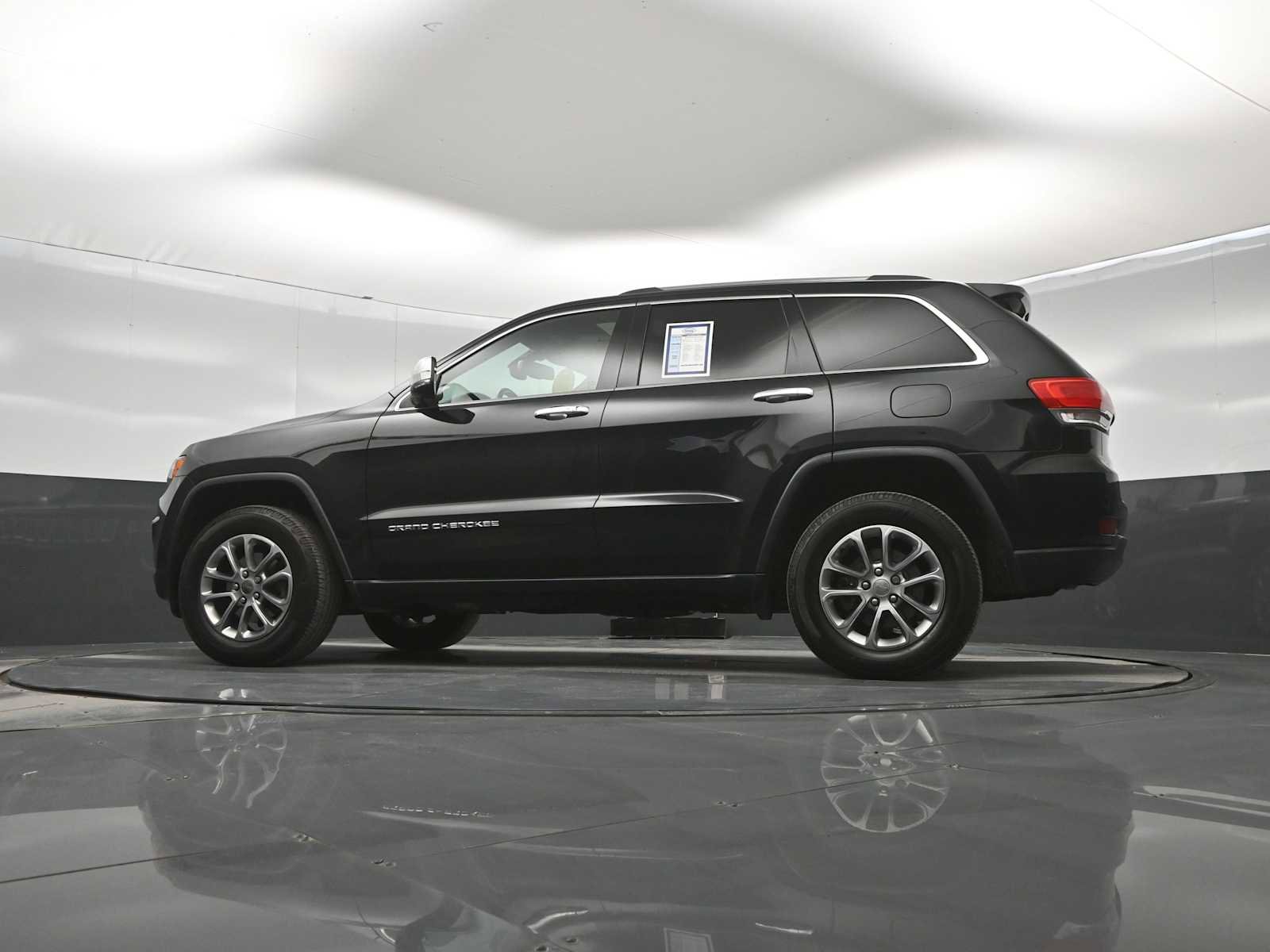 Used 2016 Jeep Grand Cherokee Limited AWD/4WD image 32