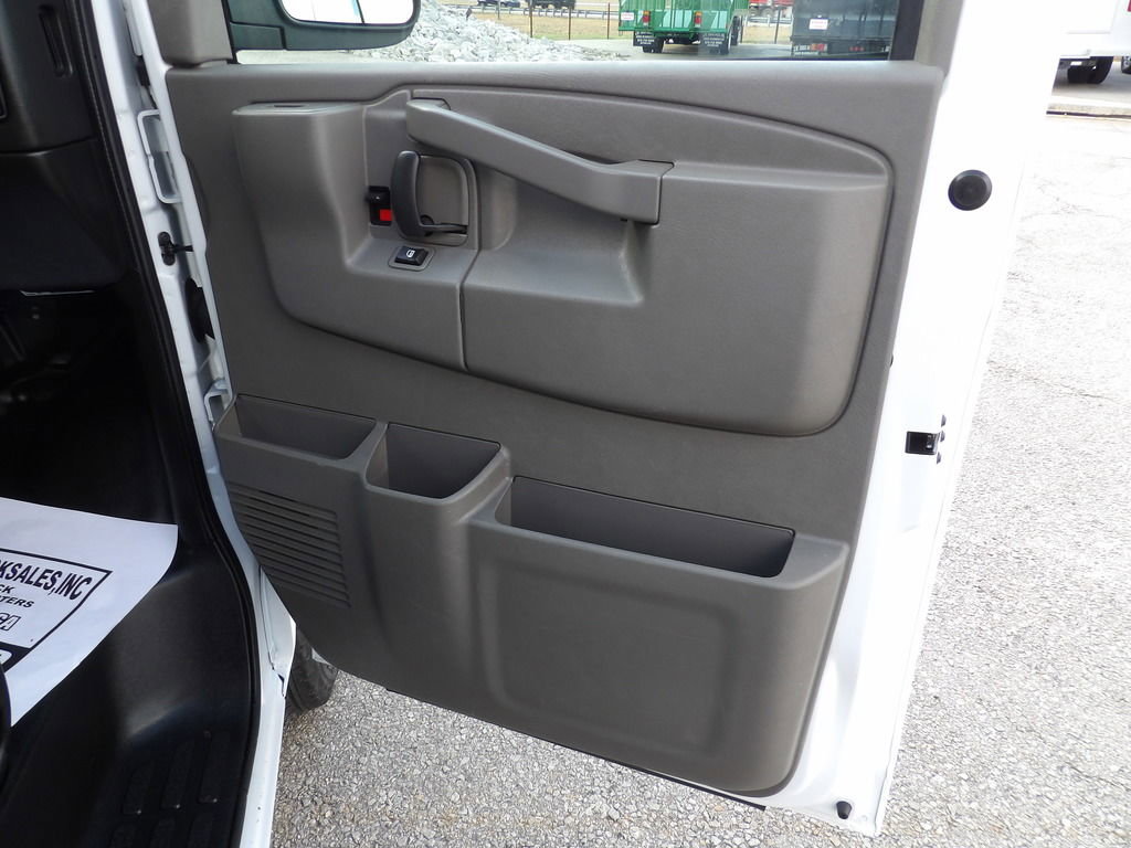 Used 2022 Chevrolet Express 2500 Extended w/ Driver Convenience Package image 32