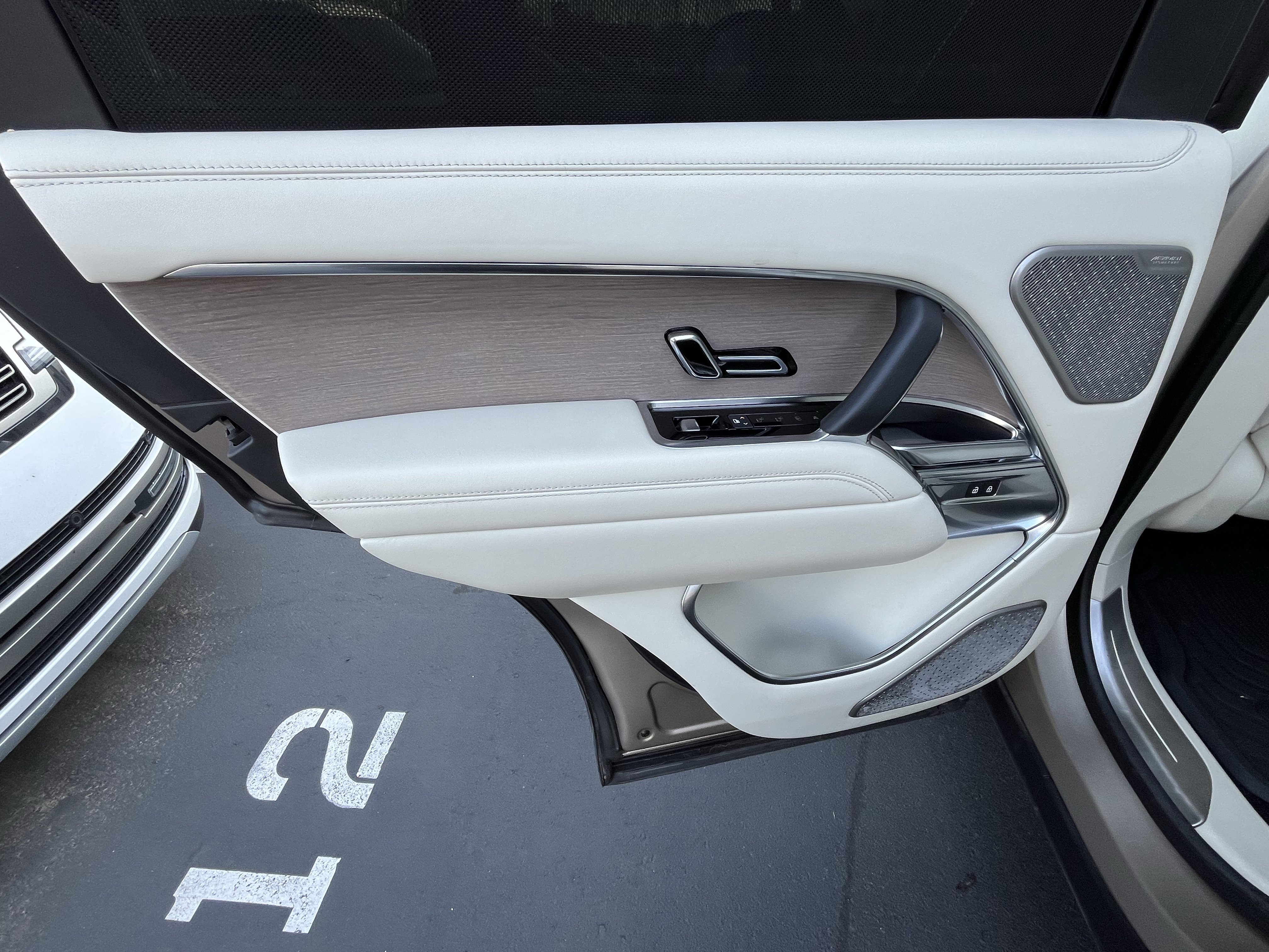 Certified 2023 Land Rover Range Rover First Edition image 27