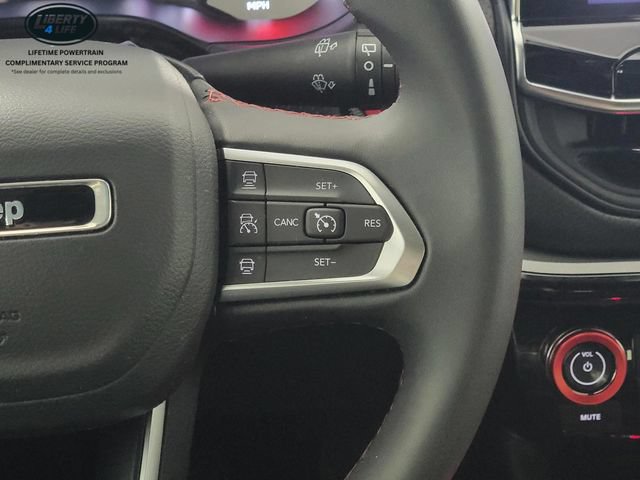Used 2025 Jeep Compass Trailhawk AWD/4WD image 28