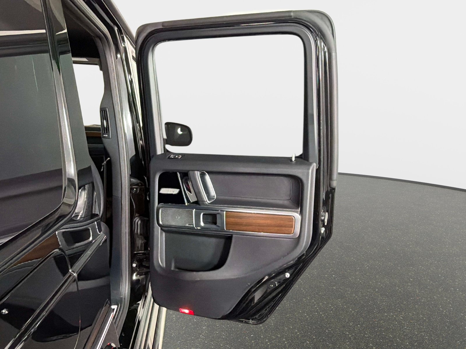 Used 2024 Mercedes-Benz G 550 image 26