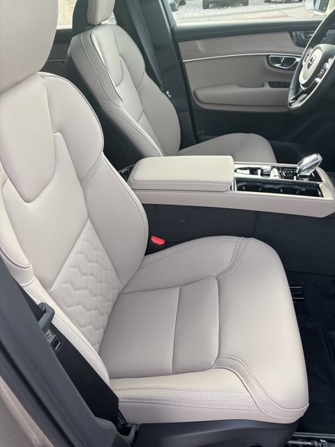 New 2026 Volvo XC90 T8 Plus w/ Protection Package Premier AWD/4WD image 34