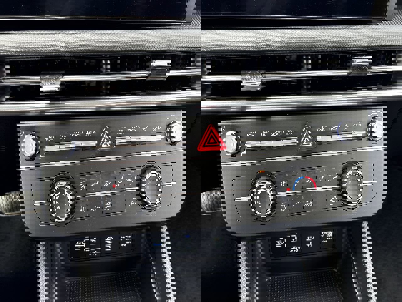 Used 2025 Hyundai Tucson SE image 19