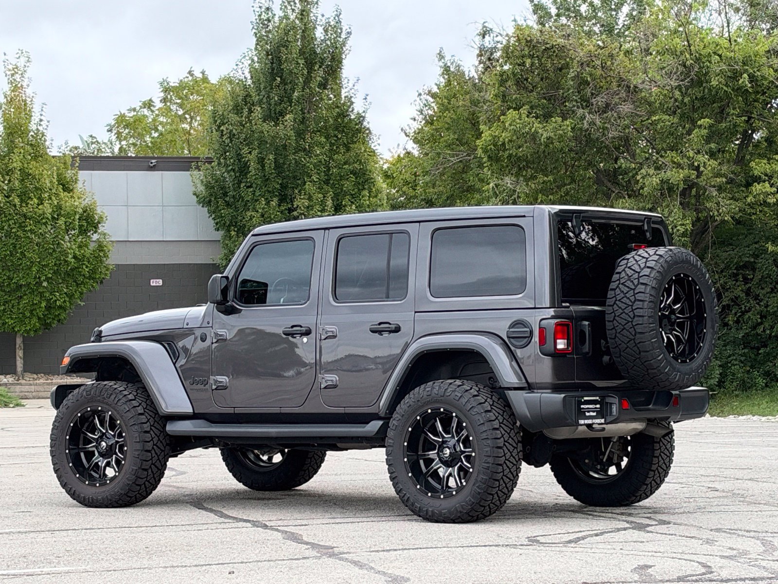 Used 2021 Jeep Wrangler Unlimited Sahara AWD/4WD image 5