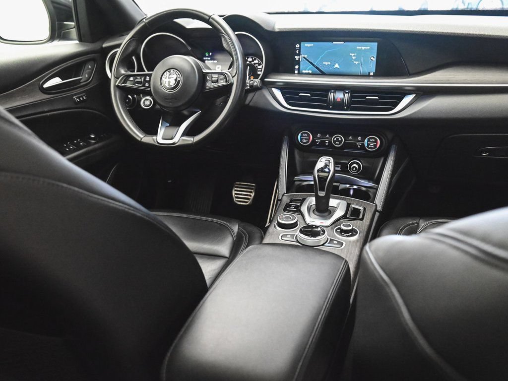 Used 2023 Alfa Romeo Stelvio Ti AWD/4WD image 31