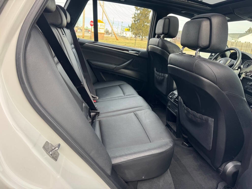 Used 2011 BMW X5 xDrive50i w/ Technology Pkg image 14