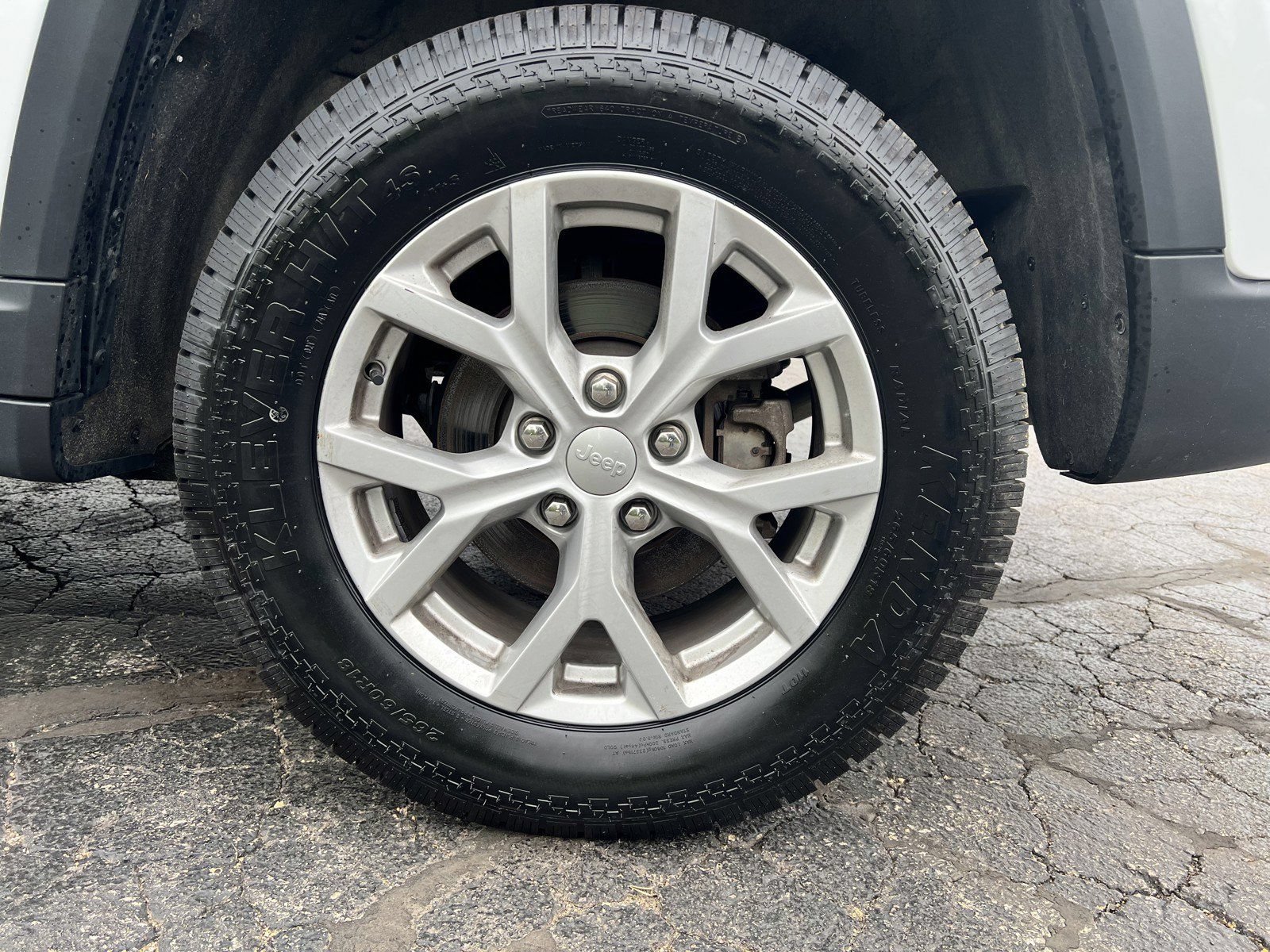 Used 2023 Jeep Grand Cherokee Limited AWD/4WD image 39