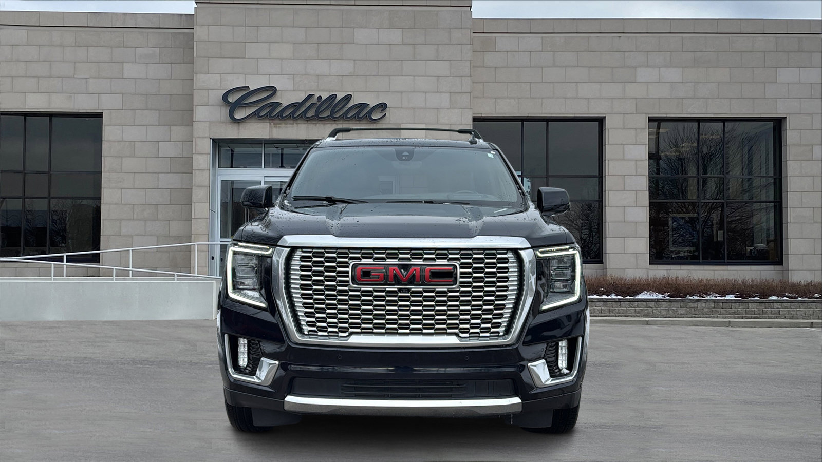 Used 2021 GMC Yukon Denali w/ Denali Premium Package image 7