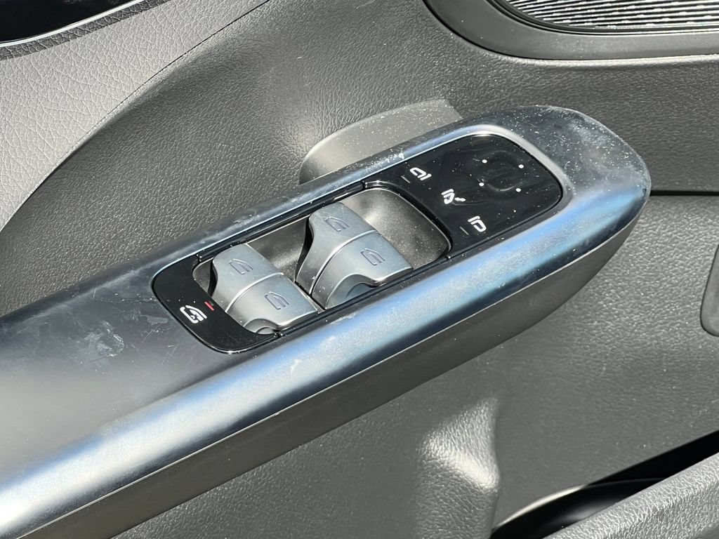 New 2025 Mercedes-Benz C 300 4MATIC Sedan image 14