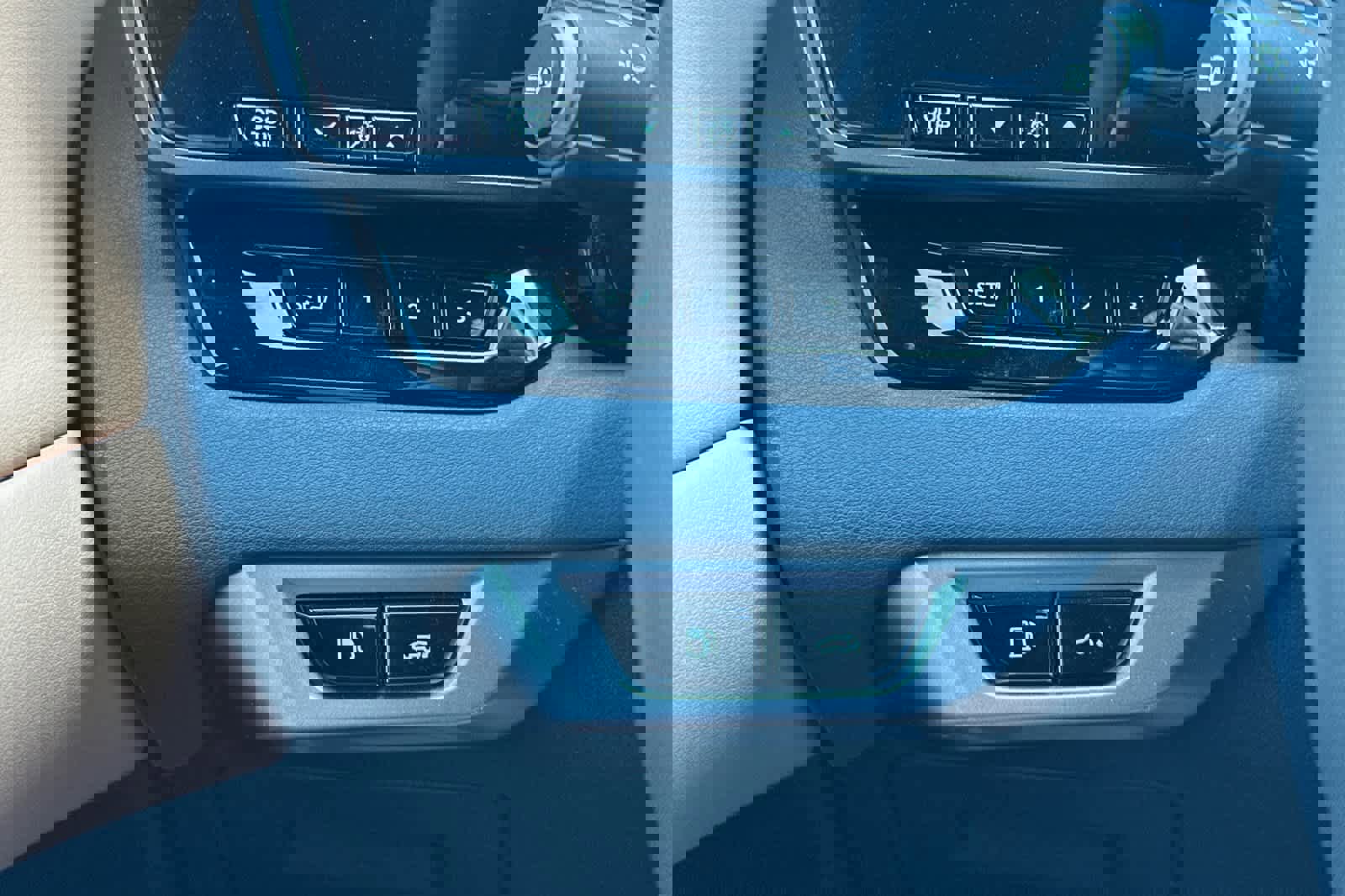 Used 2024 Lexus RX 350 Premium w/ Accessory Package (Z1) image 30