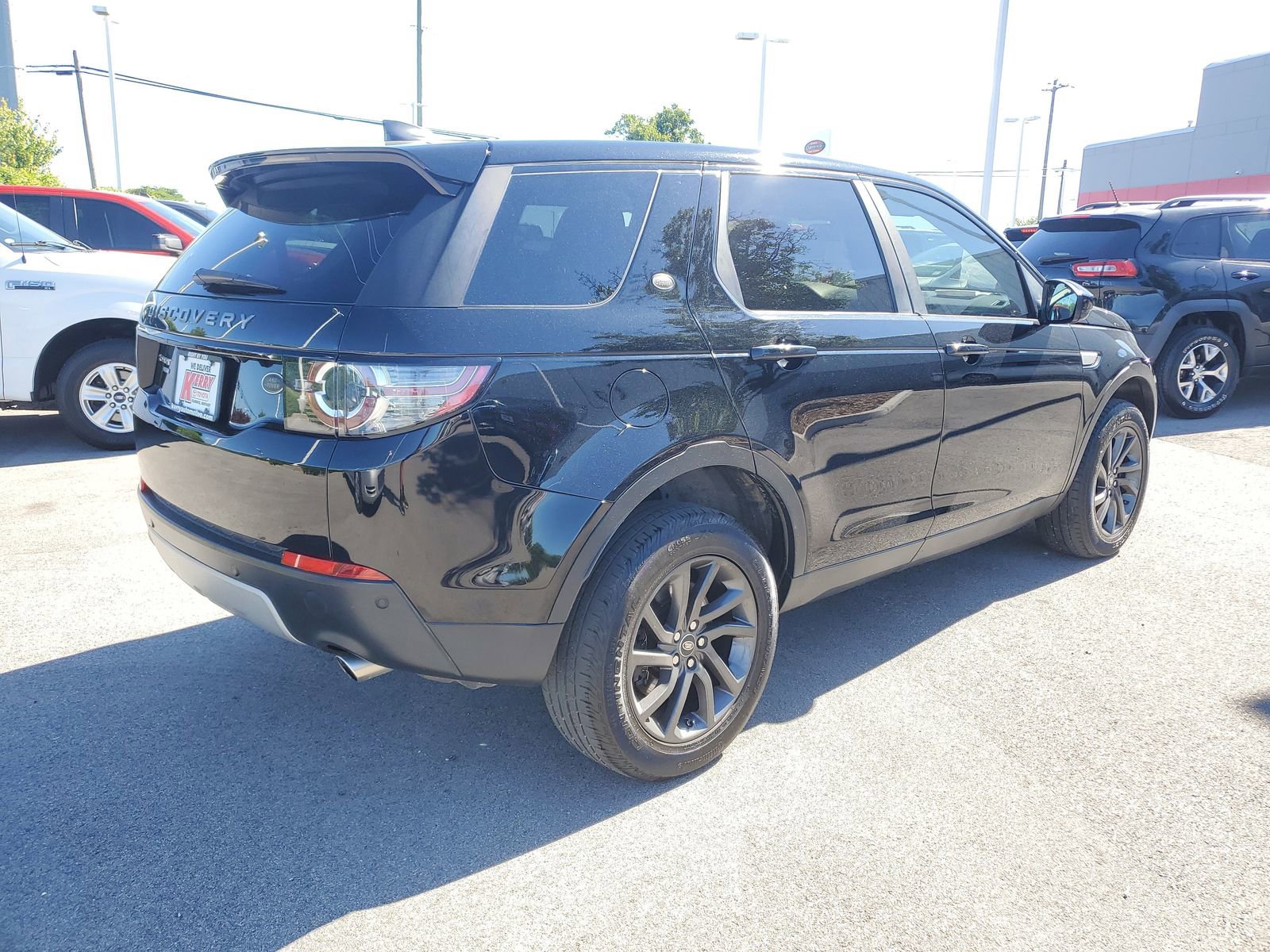 Used 2018 Land Rover Discovery Sport HSE AWD/4WD image 4