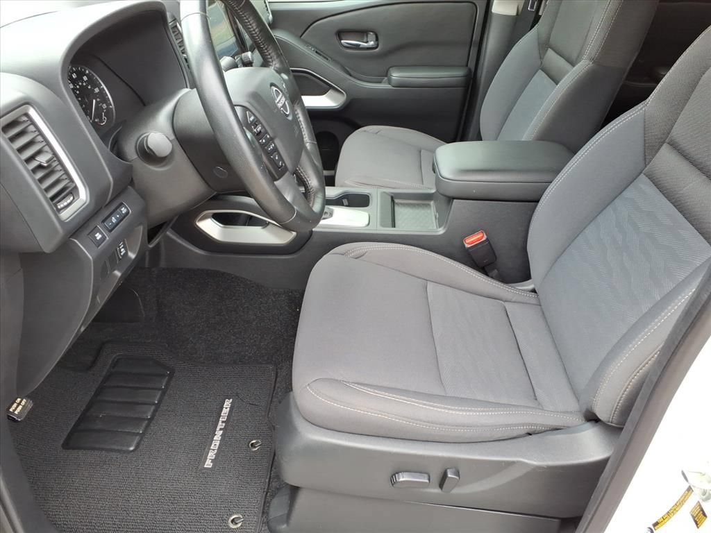 Used 2023 Nissan Frontier SV AWD/4WD image 12