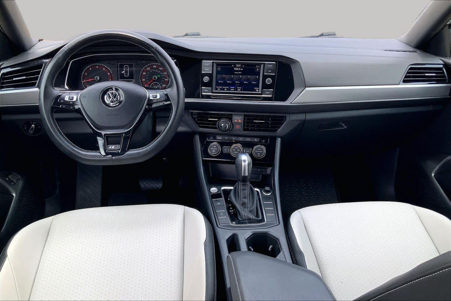 Used 2021 Volkswagen Jetta R-Line FWD image 16
