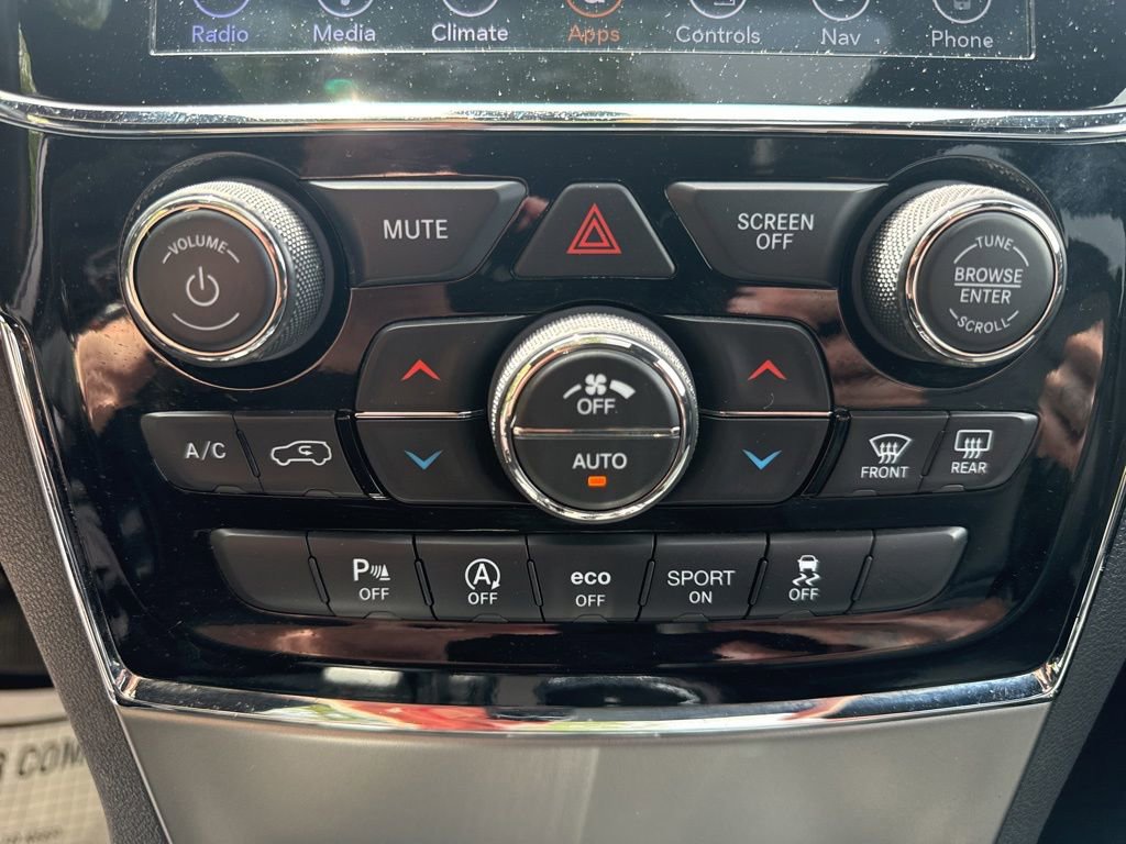 Used 2019 Jeep Grand Cherokee Limited AWD/4WD image 34