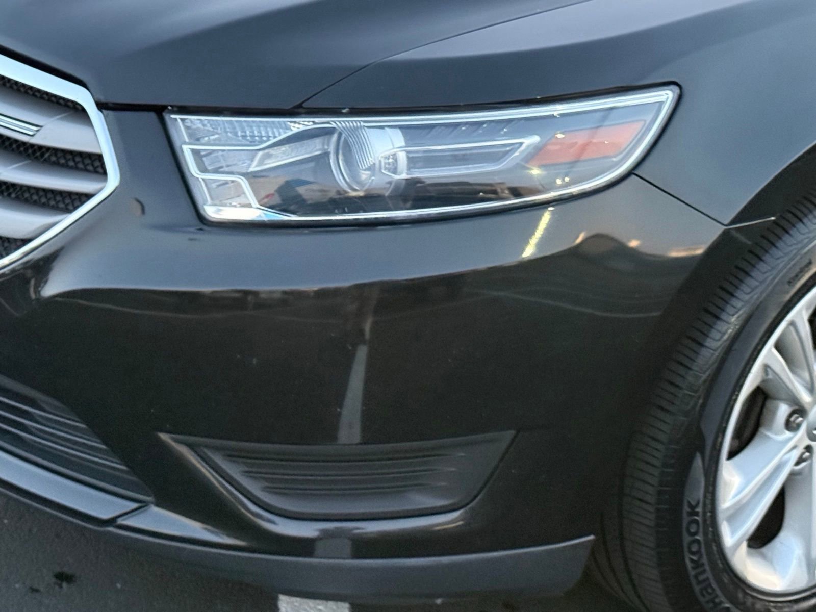 Used 2015 Ford Taurus SE FWD image 10